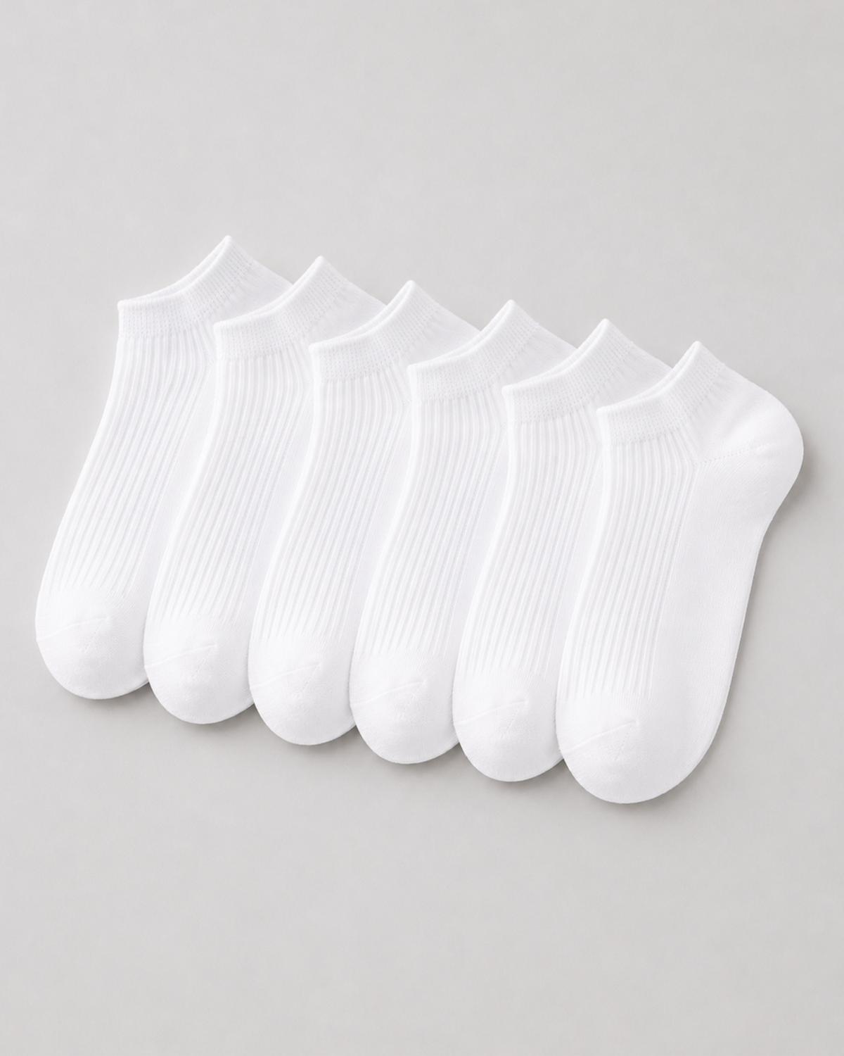 WHITE ANKLE SPORTS SOCKS